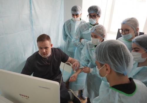 Еще 10 медицинских классов появятся в Свердловской области